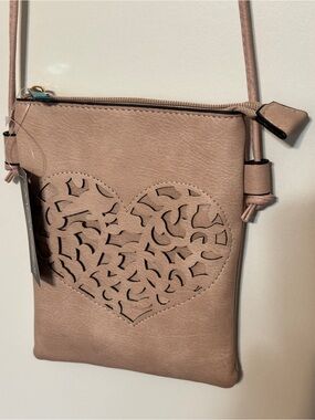 Women's Heart Cutout Crossbody Bag in Blush Pink